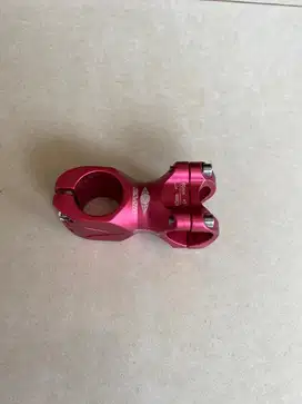 Stem TRUVATIV 60MM WARNA MERAH .. Mulus dan kuat