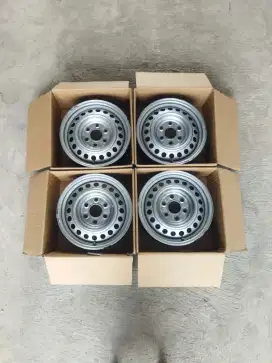 Velg kaleng oem hiace premio r16 6x130