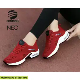 Sepatu Sneaker Wanita