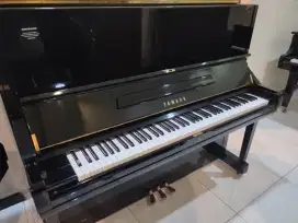 Piano yamaha U1J