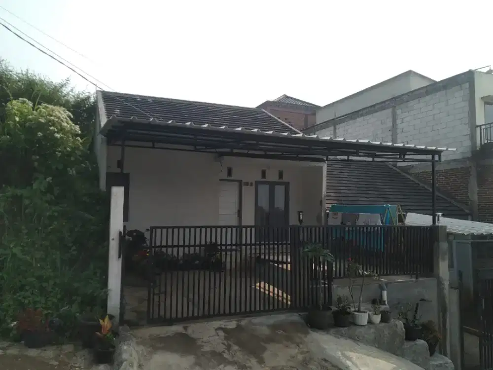 Rumah nyaman dengan view Indah Kota Baru Parahyangan