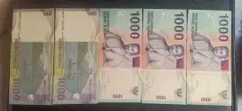 Uang kertas 1000 tahun 2000 ada 5 bh semua 1jt saja cepat BU
