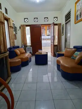 Rumah di Pejaten Barat Pasar Minggua  Jaksel (di tengah tengah kota)