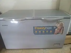 Dibeli Freezer box bekas usahamu