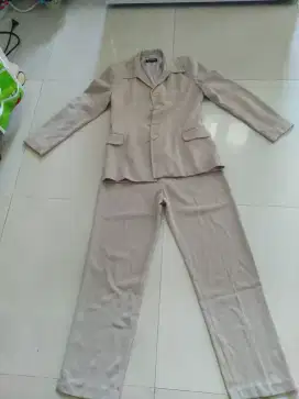 Blazer kantor wanita