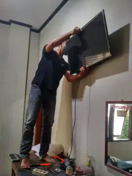 Pemasangan Bracket tv (braket)