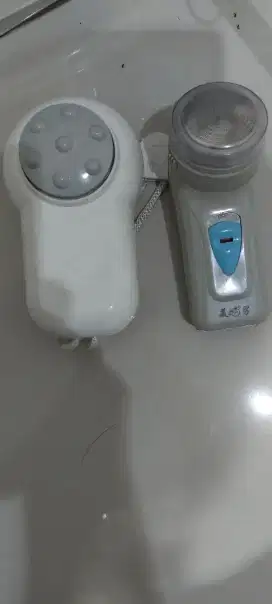 Alat pijat dan alat cukur