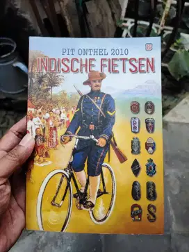 Buku Indische Fietsen Sejarah Pit Onthel