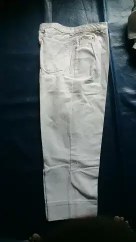 Celana jeans ukuran besar