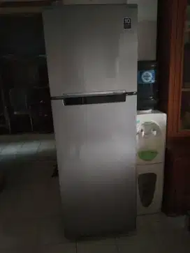 Service kulkas freezer showcase chiller Dispenser dll