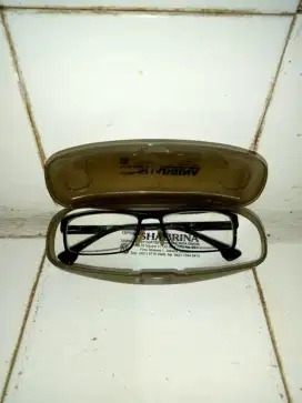Kacamata baca hitam (preloved)
