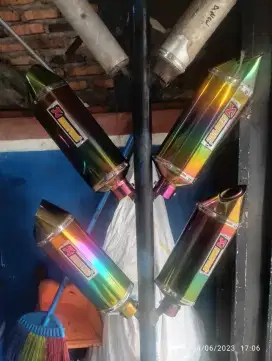 Silincer AKRAPOVIC Pelangi