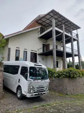 Sewa Elf hiace bus pariwisata innova Riborn tamansari jakarta barat