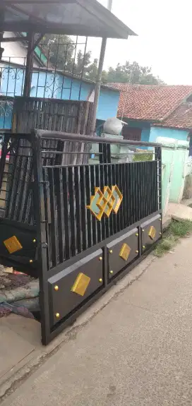 Pintu dorong minimalis