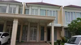 Disewakan rumah bagus siap huni Grand island pakuwon city