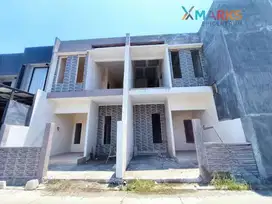 700 jt an ??dekat OERR jual rumah 2 lantai Gunung anyar tambak