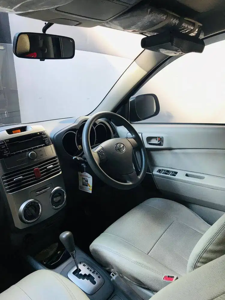 Jual CEPAT Toyota RUSH G A/T Desember 2010