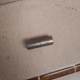 Engsel bubut 1inc panjang 9cm
