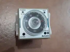 Autonics Timer AT8N + Mounting + connector socket (A-844)