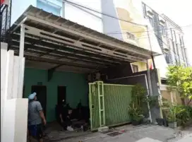 Kanopi baja ringan