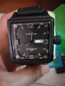 Jam tangan pria dgn gelang terbuat dr kulit