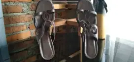 Selop kulit Cherilon dengan minim cacat