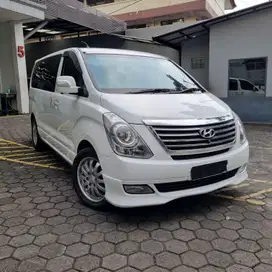 Hyundai H1 2.4 bensin Tahun 2013