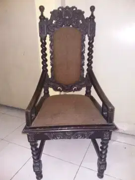 Kursi hakim, jati tua , ukir os