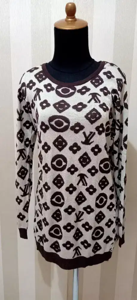 Kaos wanita lengan panjang elegan