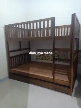 Tempat tidur tingkat/dipan