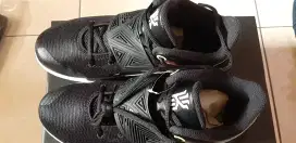 Sepatu Basket Nike Kyrie Irving 6