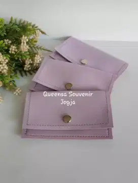 Souvenir dompet kartu