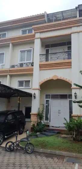 Dijual Cepat Townhouse Mutiara Mediterania Residence Pluit SHM 3 Lntai