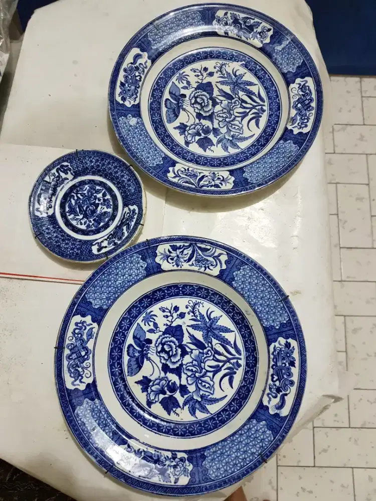 3 Piring Eropah biru putih kuno(Jual cepat!)