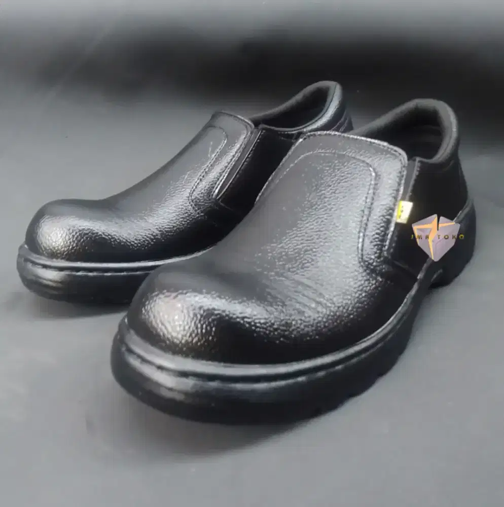 Sepatu Safety slip-on Hitam