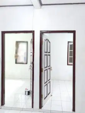 Disewakan 1 kamar kost terdiri 4 kamar