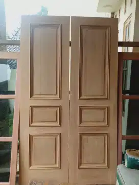 Pintu klasik jati tua