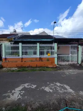 Dijual rumah jalan perkebunan Urip Sumoharjo Makassar