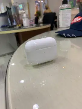 Charging Case Airpods Pro Gen 1 Original