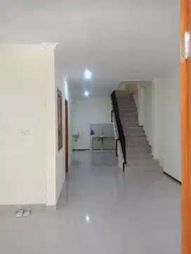 Dijual Rumah Mewah Murah Kalideres Permai, Balkon Luas 2Lnt,Kt3,Km2