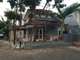 Rumah hook, lokasi bagus, 198 m2 di Citra Garden 2