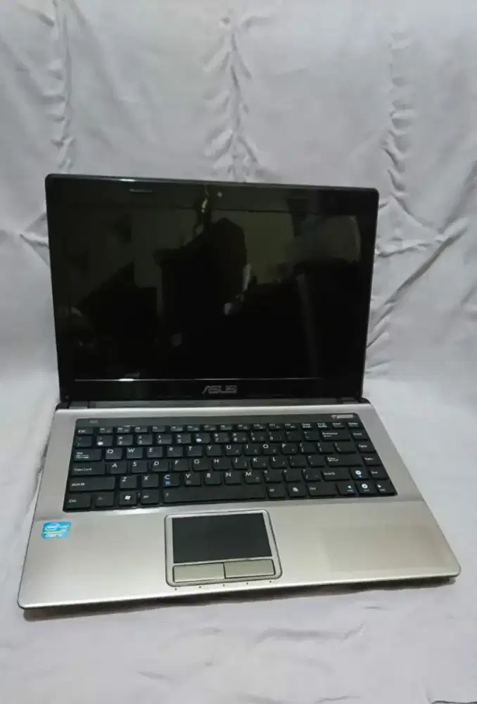 Di beli laptop bekas segala kondisi