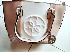 TAS CEWEK MERK GUESS ORI