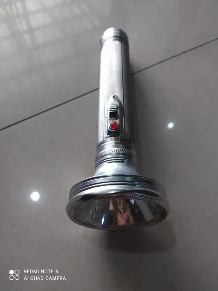 Lampu senter aluminium