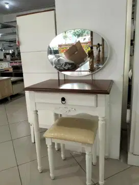 Kredit Meja Rias Bandung