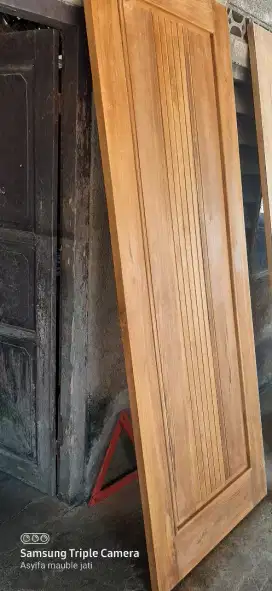 Pintu kamar minimalis kayu jati