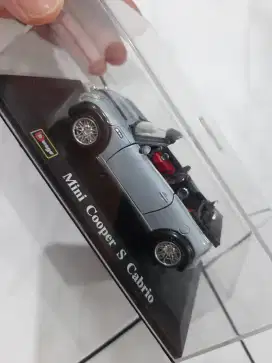 Miniatur Mini Cooper S Cabrio 1/32 Bburago warna abu2