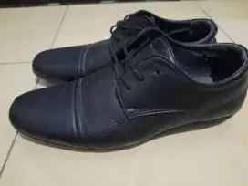 Sepatu formal jackson hitam