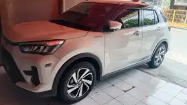 Rental mobil dan motor serta penginapan