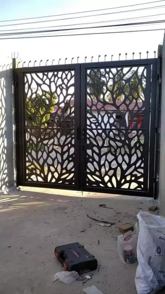 Pintu pagar surabaya